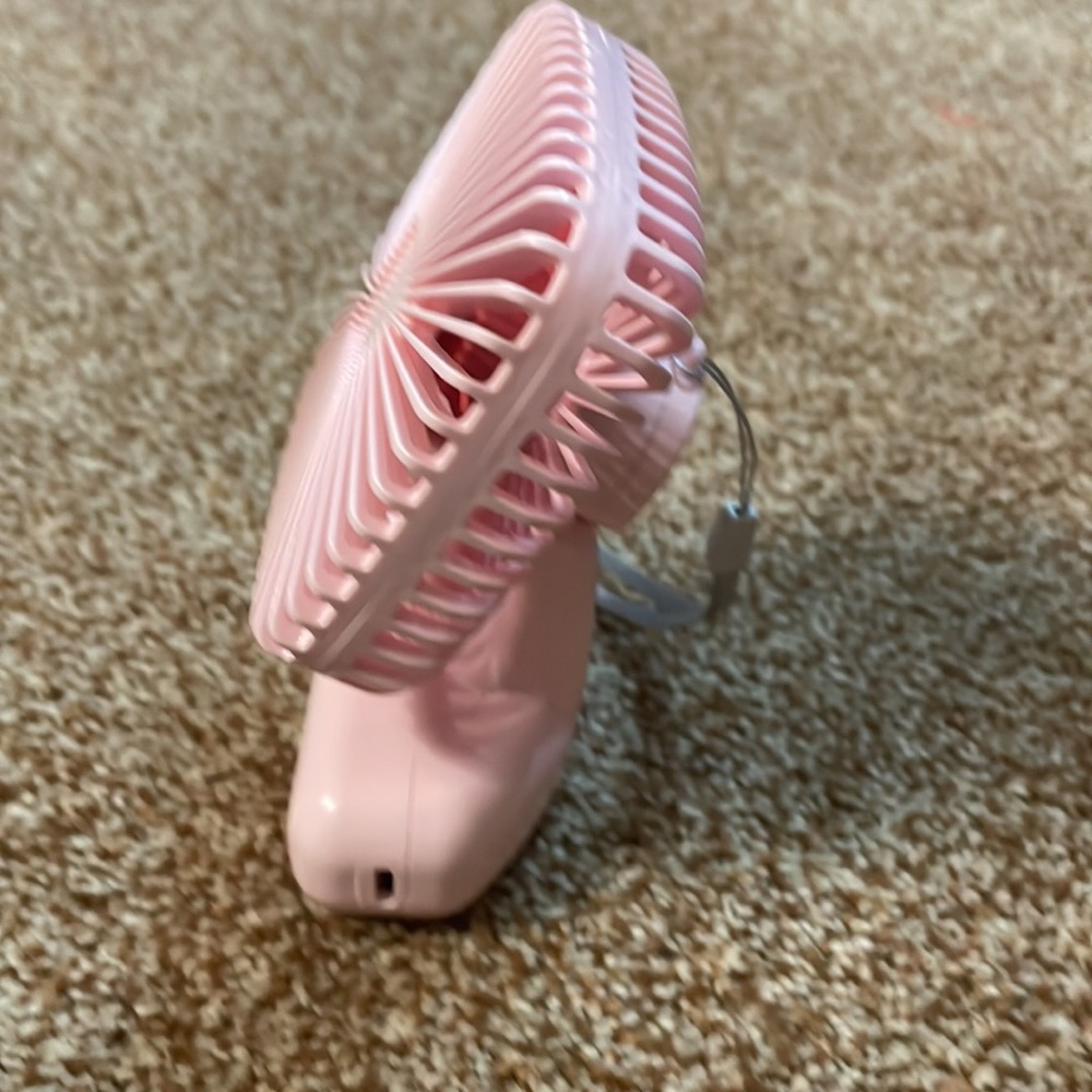 Pink Mini Desktop Fan USB - Picture 2 of 6